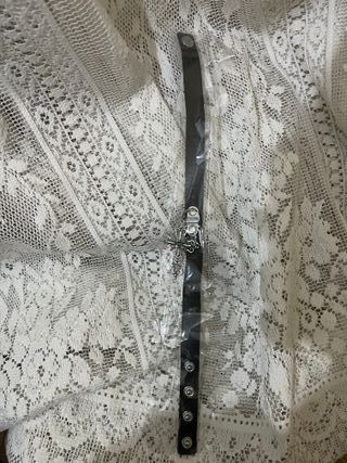 Collar gótico con colgante de cruz