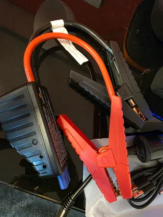 Arrancador de Coche TACKLIFE