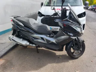 Kawasaki J300 Scooter Negro