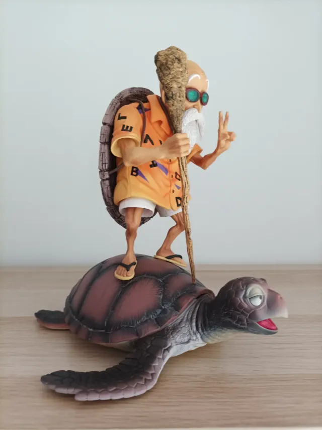 Figura Roshi y Umigame