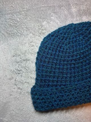 Cappellino uncinetto verde petrolio