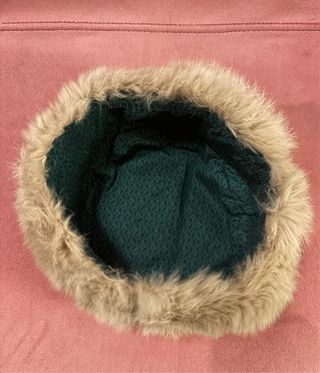 Gorro de pelo color beige