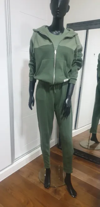 Conjunto chándal mujer verde