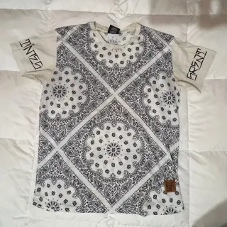 GREAT TIMES Camiseta Estampada Bandana