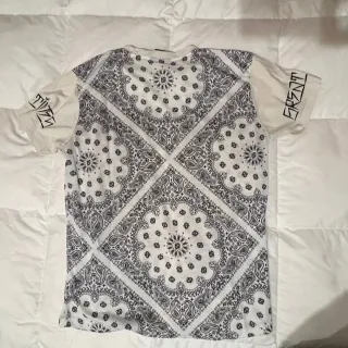 GREAT TIMES Camiseta Estampada Bandana