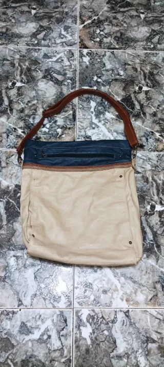 Bolso Beige y Azul de Stradivarius