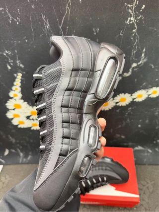 Nike Air Max 95 Negro/Gris