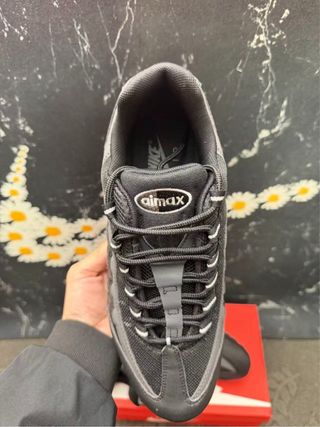 Nike Air Max 95 Negro/Gris