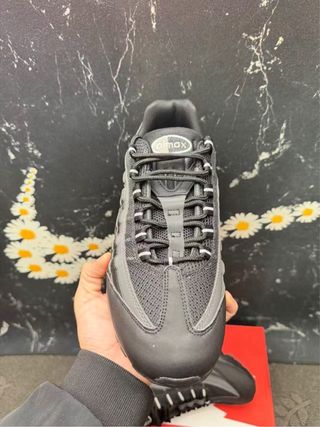 Nike Air Max 95 Negro/Gris