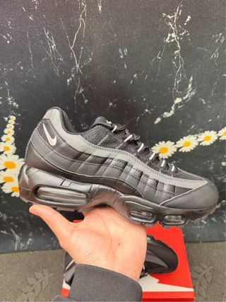 Nike Air Max 95 Negro/Gris