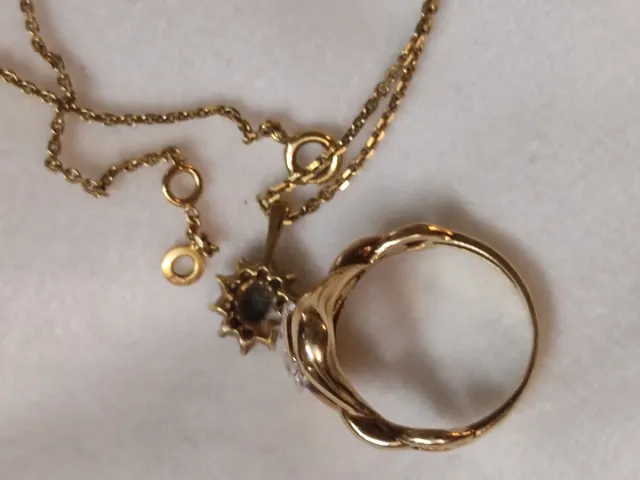 Lote de bijuteria antiga: anel e colares