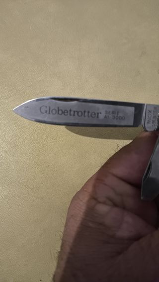 Navaja multiusos Solingen , hoja inferior a 9 ctms