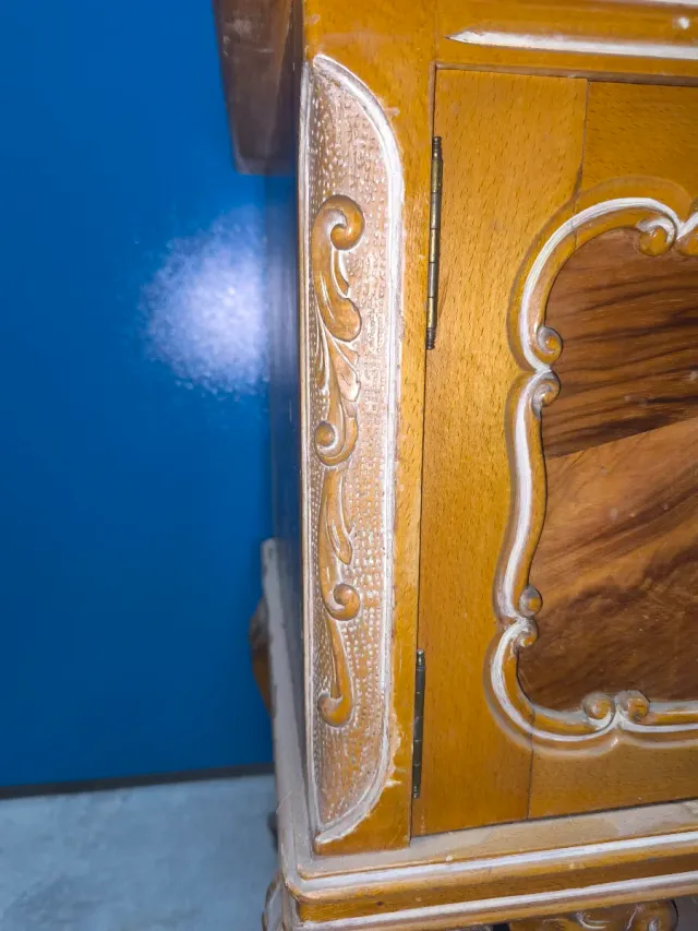 Preciosa alacena Luis XV con llave