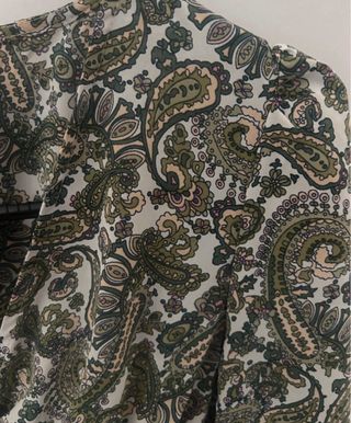 Camisa fruncida estampada verde