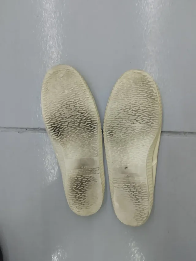 Zapatillas blancas suela goma