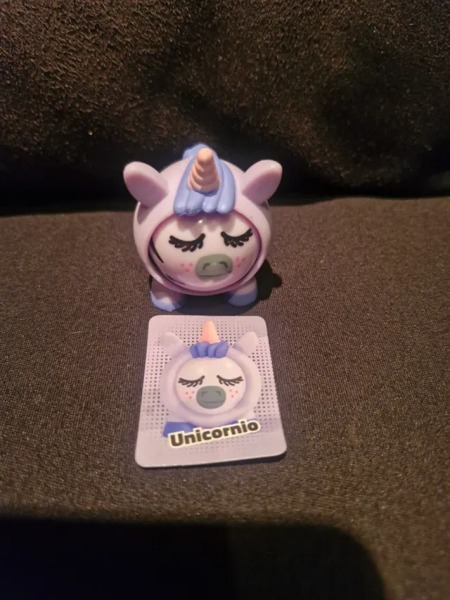 Figura Unicornio con carta