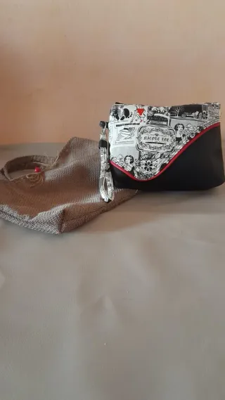 Pochette stoffa ed ecopelle beige e verde non sono