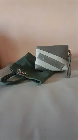 Pochette stoffa ed ecopelle beige e verde non sono