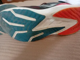 Zapatillas Joma Talla 40 Negras y Rojas