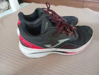 Zapatillas Joma Talla 40 Negras y Rojas