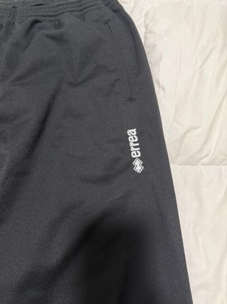 Pantalón chándal Errea negro