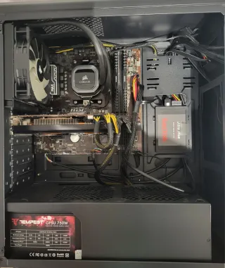 Ordenador de sobremesa MSI Negro/Gris