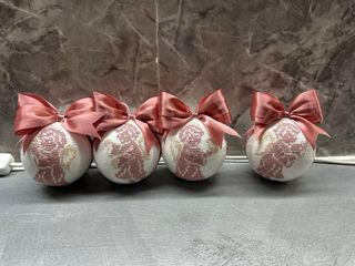 Sfere natalizie fatte a mano