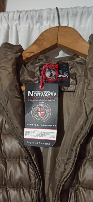 Anorak mujer Norway largo sin estrenar