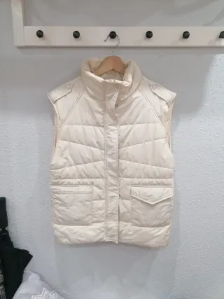 Chaleco acolchado beige