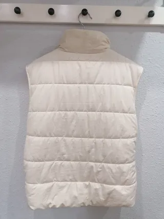 Chaleco acolchado beige