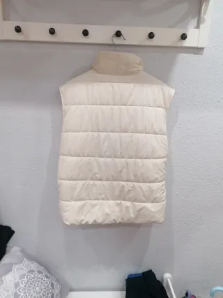 Chaleco acolchado beige