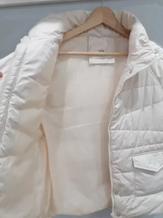 Chaleco acolchado beige