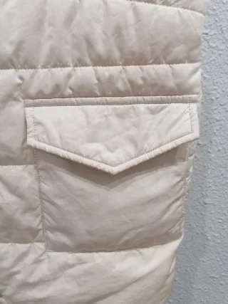 Chaleco acolchado beige