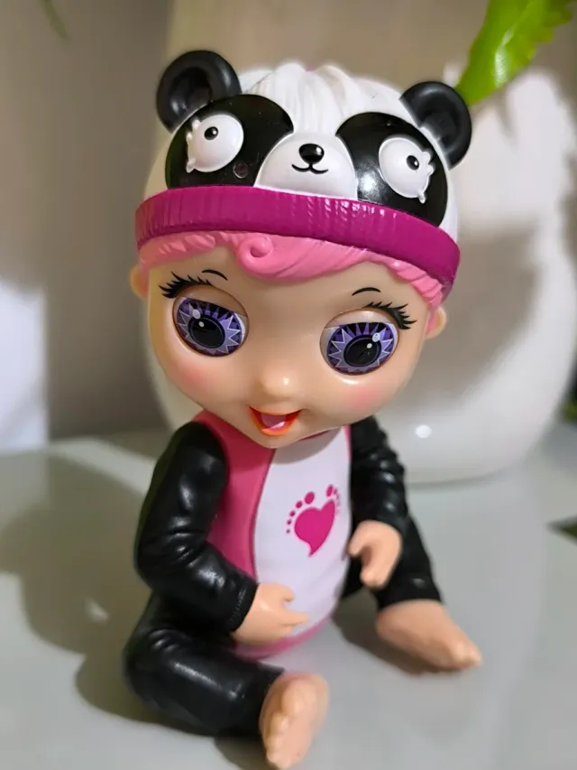 Bambola interattiva panda