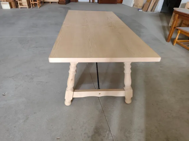 Mesa Castellana Madera Maciza 2m x 0.90m .