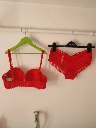 Conjunto sujetador y braga rojo encaje