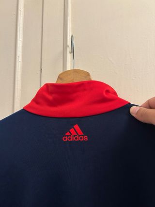 Chaqueta Adidas Roja, Azul y Blanca