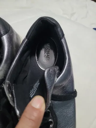 Zapatillas plateadas con adornos