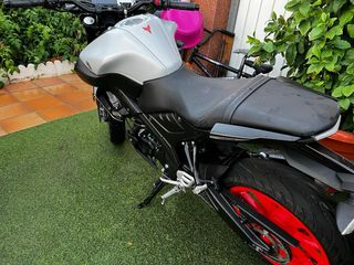 Moto Yamaha MT-125 ABS Blanca y Roja