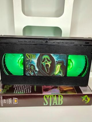 Lámpara LED VHS STAB (Scream)