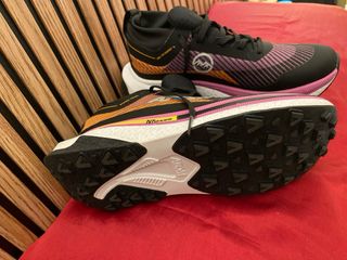 Zapatillas ATOM Negras y Rosas Nuevas