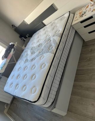 Canapé abatible y colchón ortopédico en venta