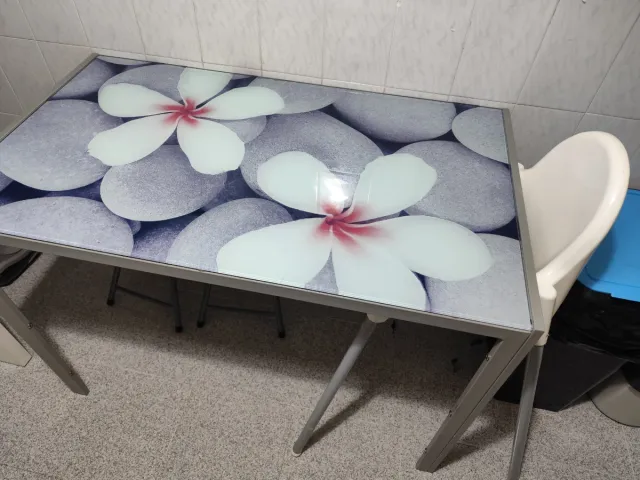 Mesa de cocina cristal y metal