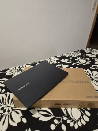 Portátil Asus Vivobook i5-1035G1,8gb ram,NMVe 512g