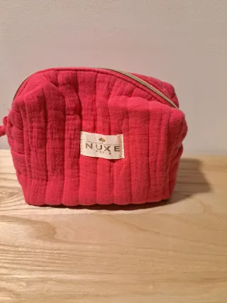 Neceser Nuxe con productos Rêve de Miel
