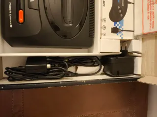 Consola Sega Mega Drive II en Caja.