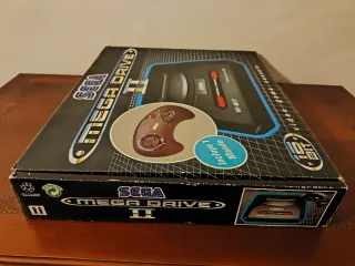 Consola Sega Mega Drive II en Caja.