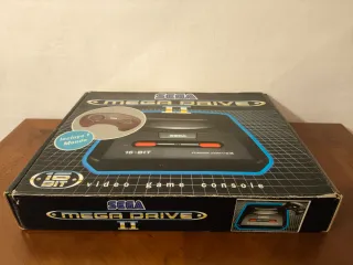 Consola Sega Mega Drive II en Caja.