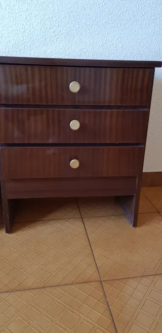 Cómoda y 2 Mesitas de Noche Madera