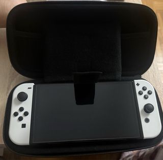 Nintendo Switch OLED Blanca + Mario Kart 8 Deluxe
